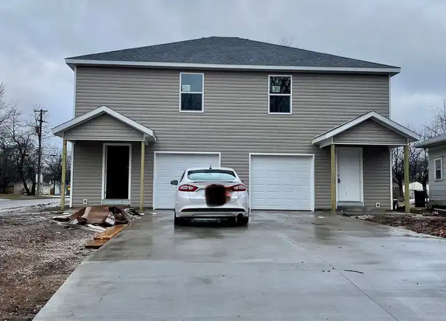 Property at 801 N Nettleton Ave Unit B, Springfield, MO, 65802, 3 beds, 2.5 baths, [object Object]