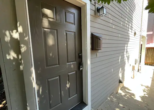 Property at 8219 SE 9th Ave Unit B, Portland, OR, 97202, 1 bed, 1 bath, [object Object]