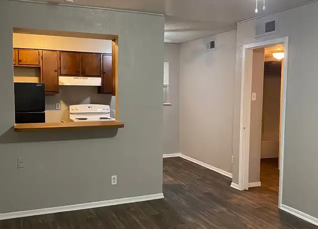 Property at 503 E Courtland Pl Apt 7, San Antonio, TX, 78212, 1 bed, 1 bath, [object Object]