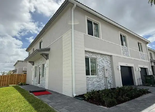 Property at 620 SE 13th Ter, Homestead, FL, 33033, 4 beds, 3 baths, [object Object]