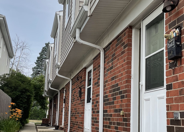 Photo of 526 W Wesley St Unit A, Wheaton, IL 60187