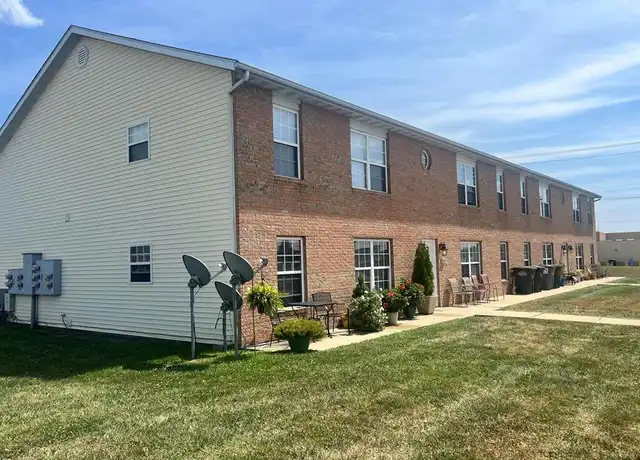 Property at 6702 Willow Pl, Godfrey, IL, 62035, 2 beds, 2 baths, [object Object]