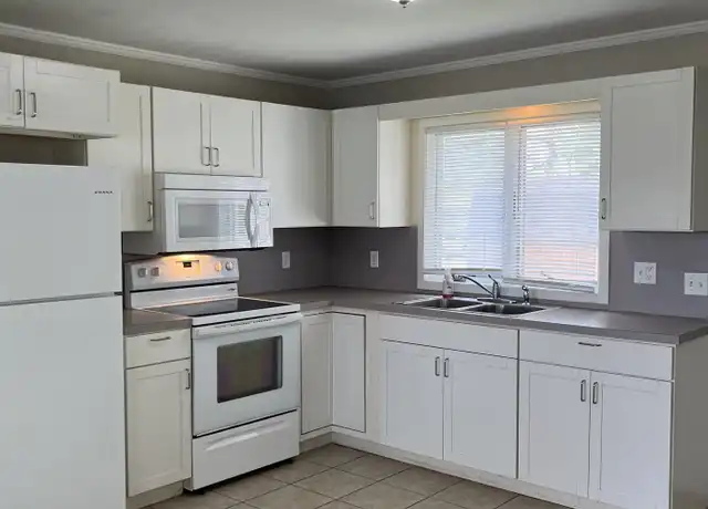 Property at 21 Gibson Ave, Fremont, MI, 49412, 2 beds, 1 bath, [object Object]