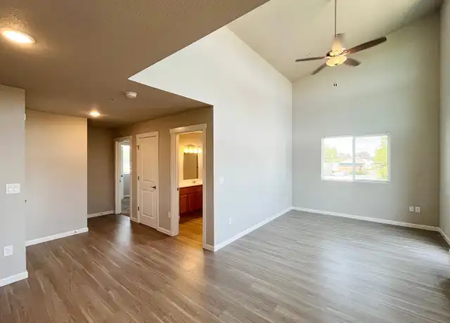 Property at 3675 River Rd N Unit 3675-302, Keizer, OR, 97303, 1 bed, 1 bath, [object Object]