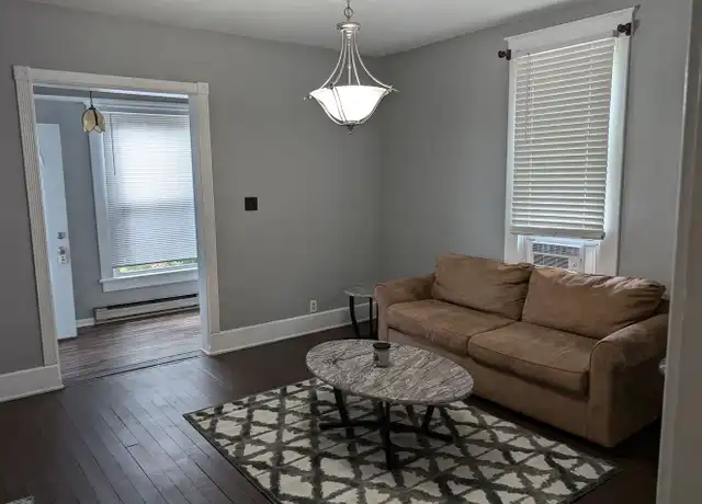 Property at 617 E Main St Apt B, Lancaster, OH, 43130, 1 bed, 1 bath, [object Object]