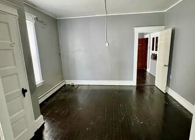 Property at 27 Bond St Unit 3E, Hartford, CT, 06114, 2 beds, 1 bath, [object Object]