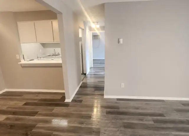 Property at 124 Fox Hill Ln, Elyria, OH, 44035, 2 beds, 1 bath, [object Object]