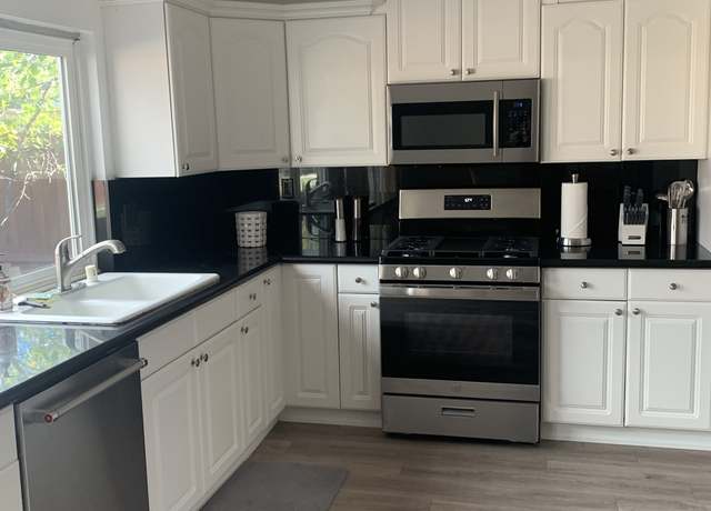 Photo of 6 Locust Ave, Oak Park, CA 91377