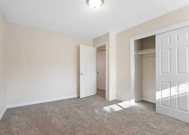 Property at Queens Commons - 16520 NE Glisan St, Portland, OR, 97230, 2 beds, 1 bath, [object Object]
