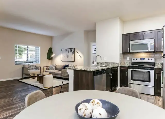 Photo of 10200 Giles St, Las Vegas, NV 89183