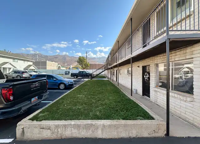Property at 158 N 100 W Unit 3, Kaysville, UT, 84037, 2 beds, 1 bath, [object Object]