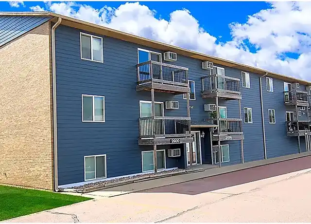 Property at Cleveland Heights Apartments - 221 N Cleveland Ave, Sioux Falls, SD, 57103, 2 beds, 1.5 baths, [object Object]
