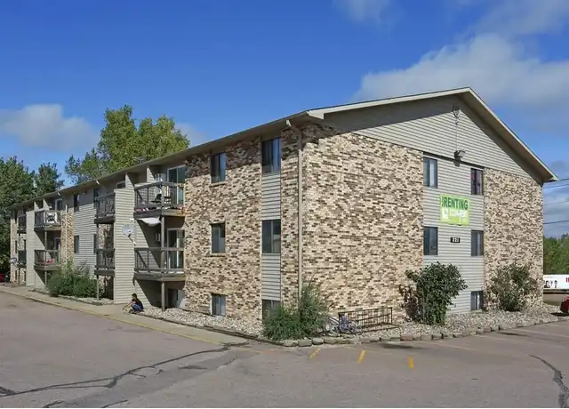 Property at Cleveland Heights Apartments - 221 N Cleveland Ave, Sioux Falls, SD, 57103, 1 bed, 1 bath, [object Object]