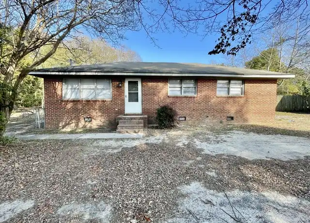Property at 1929 Crestview Dr, Fayetteville, NC, 28304, 3 beds, 1.5 baths, [object Object]