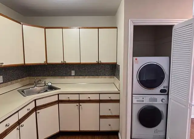 Property at 131 Longfellow Ave Unit 1, North Babylon, NY, 11703, 2 beds, 1 bath, [object Object]