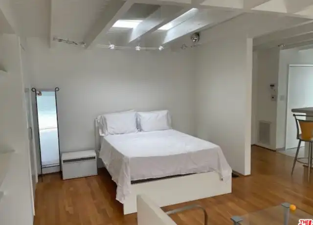 Property at 516 N San Vicente Blvd, West Hollywood, CA, 90048, 0 beds, 1 bath, [object Object]