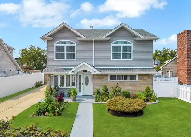 Property at 871 Grand Blvd, Westbury, NY, 11590, 6 beds, 2 baths, [object Object]