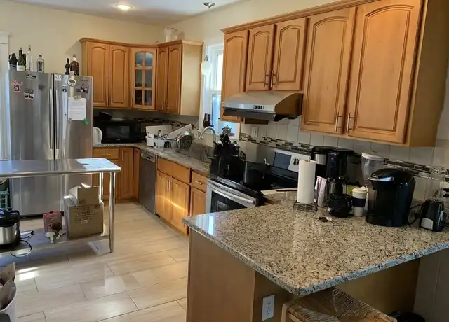 Property at 14 Bay State Ave Unit 2, Somerville, MA, 02144, 5 beds, 2 baths, [object Object]