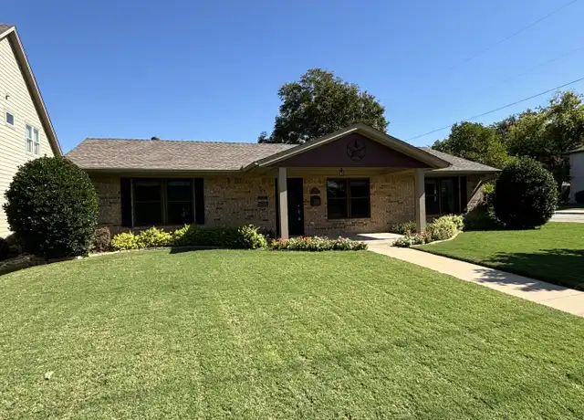 Property at 235 Austin St, Grapevine, TX, 76051, 3 beds, 2 baths, [object Object]