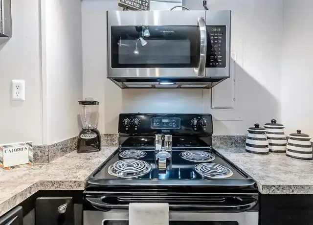 Property at Crestridge - 800 Longview Rd, Knoxville, TN, 37919, 1-2 bed, 1 bath, [object Object]