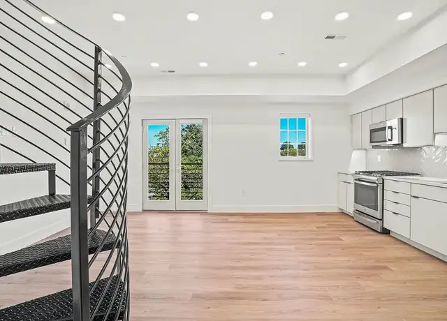 Photo of 716 L St SE, Washington, DC 20003