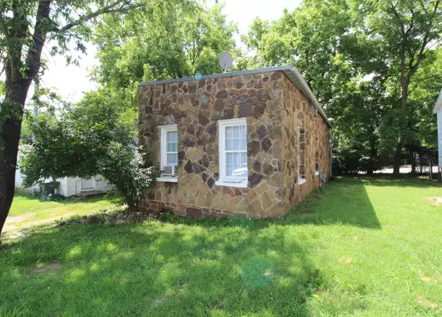Property at 611 W Reagan St, Fayetteville, AR, 72701, 1 bed, 1 bath, [object Object]