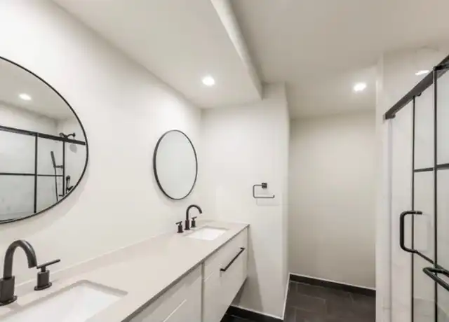 Property at 3402 E Pinchot Ave, Phoenix, AZ, 85018, 3 beds, 3 baths, [object Object]