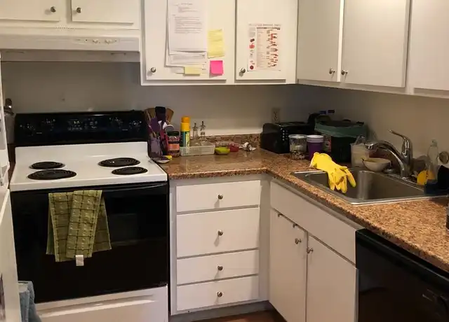 Property at 5520 15th Ave NE Unit 3, Seattle, WA, 98105, 3 beds, 1 bath, [object Object]