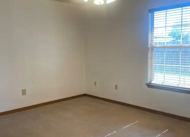 Property at 600 5th St, Canyon, TX, 79015, 3 beds, 2 baths, [object Object]