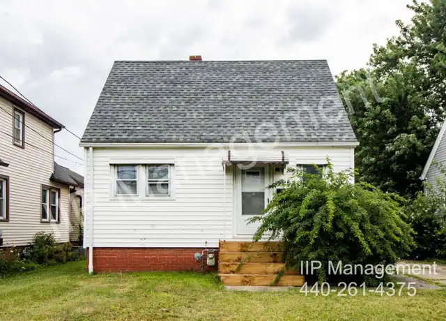 Property at 1357 E 289th St, Wickliffe, OH, 44092, 2 beds, 1 bath, [object Object]