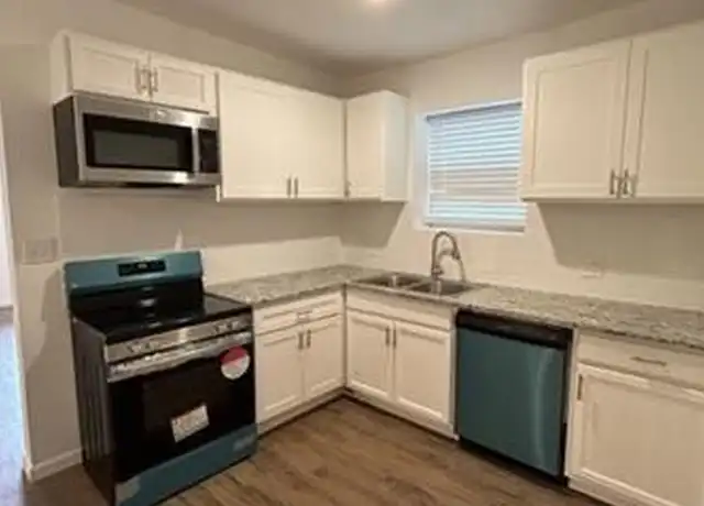 Property at 809 N Maxey St, Sherman, TX, 75090, 3 beds, 2 baths, [object Object]