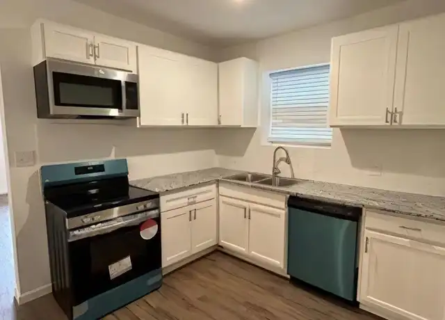 Property at 809 N Maxey St, Sherman, TX, 75090, 3 beds, 2 baths, [object Object]