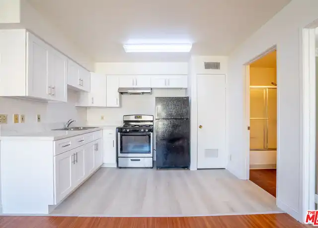 Property at 820 S Saint Andrews Pl Unit 304, Los Angeles, CA, 90005, 2 beds, 2 baths, [object Object]