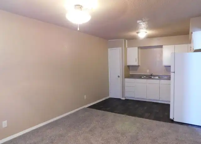 Property at 1912 Caddo St Unit 105A, Commerce, TX, 75428, 1 bed, 1 bath, [object Object]