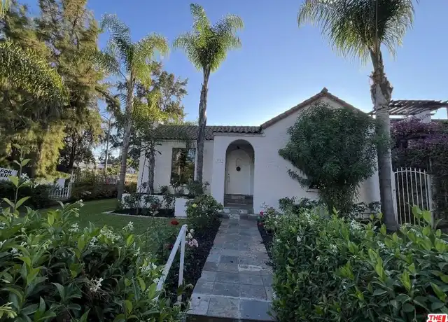 Property at 101 N La Peer Dr, Los Angeles, CA, 90048, 3 beds, 2 baths, [object Object]