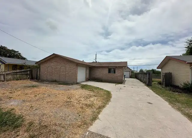 Property at 113 Lee Ave, Gregory, TX, 78359, 3 beds, 1.5 baths, [object Object]