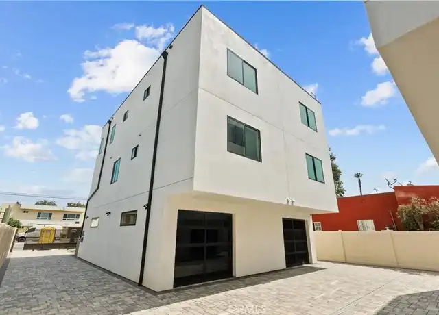 Property at 13944 Vanowen St, Van Nuys, CA, 91405, 3 beds, 2.5 baths, [object Object]