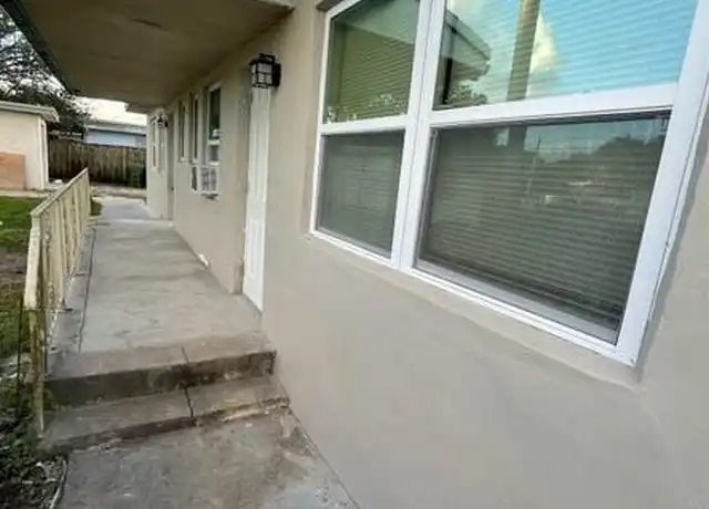 Property at 3890 Lakewood Rd Unit 2, Palm Springs, FL, 33461, 1 bed, 1 bath, [object Object]