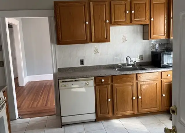 Property at 49 Conwell Ave Unit 2, Somerville, MA, 02144, 3 beds, 1 bath, [object Object]