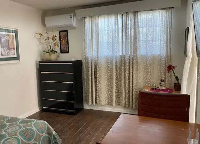 Property at 15340 Hart St Unit 2, Van Nuys, CA, 91406, 0 beds, 1 bath, [object Object]