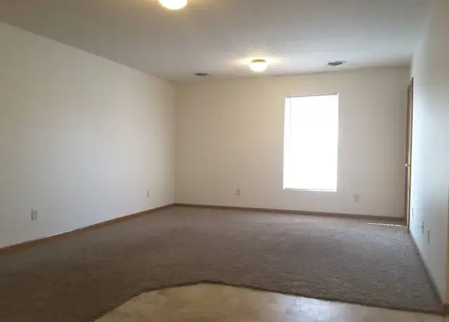Property at 269 Woodridge Ct Apt B, Goshen, IN, 46528, 3 beds, 1 bath, [object Object]