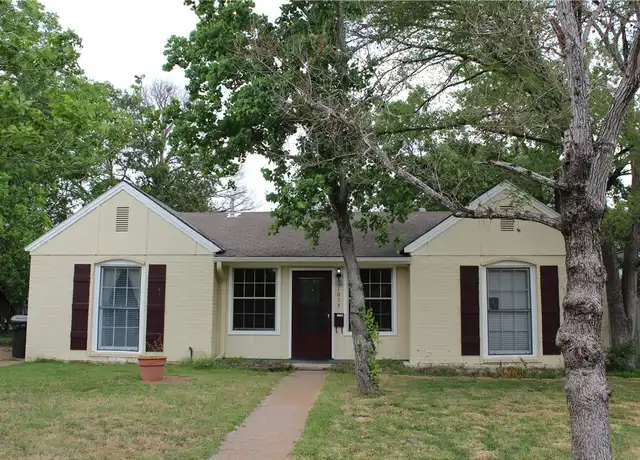 Property at 1015 Milner Dr, College Station, TX, 77840, 5 beds, 3 baths, [object Object]