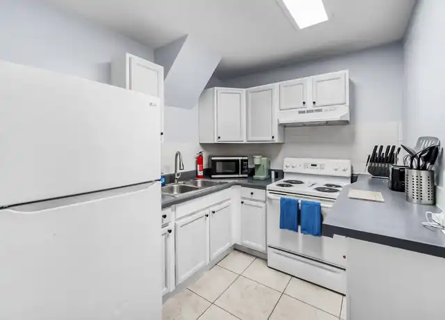 Property at 5569 Jammes Rd, Jacksonville, FL, 32244, 1 bed, 1 bath, [object Object]