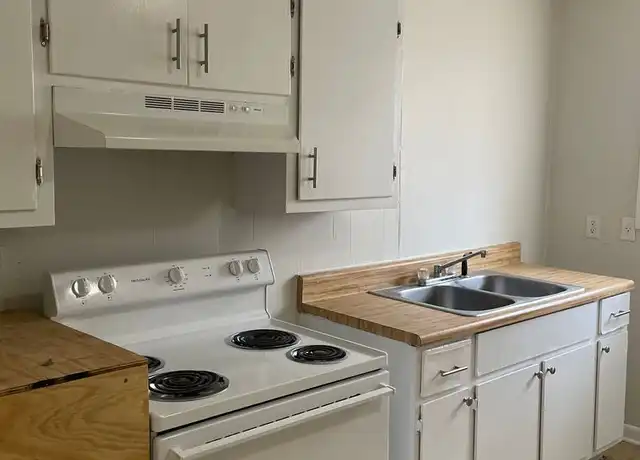 Property at 802 Lessman Cir SW Unit 815, Cullman, AL, 35055, 2 beds, 1 bath, [object Object]