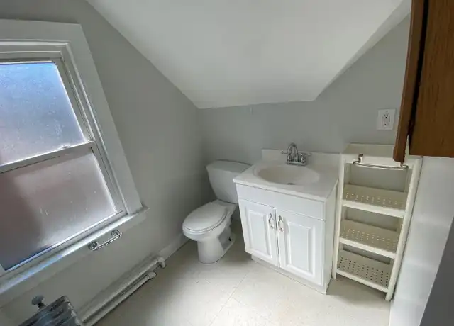 Property at 358 Humphrey St Unit 3, New Haven, CT, 06511, 1 bed, 1 bath, [object Object]