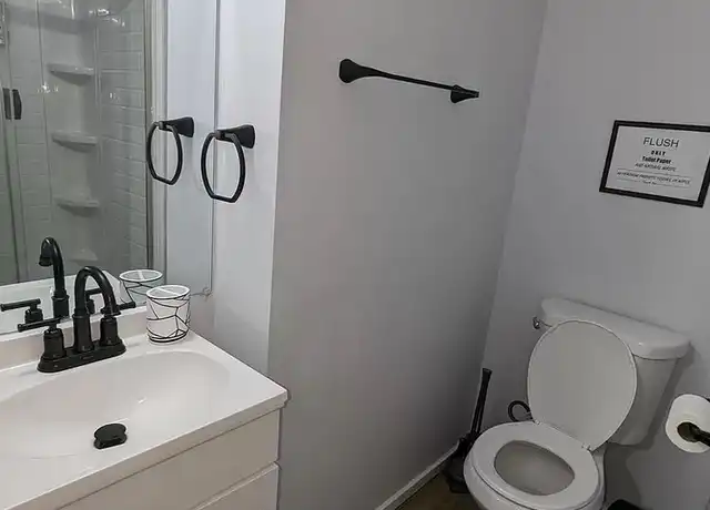 Property at 3412 Merrill Pl, Charlotte, NC, 28216, 1 bed, 1 bath, [object Object]