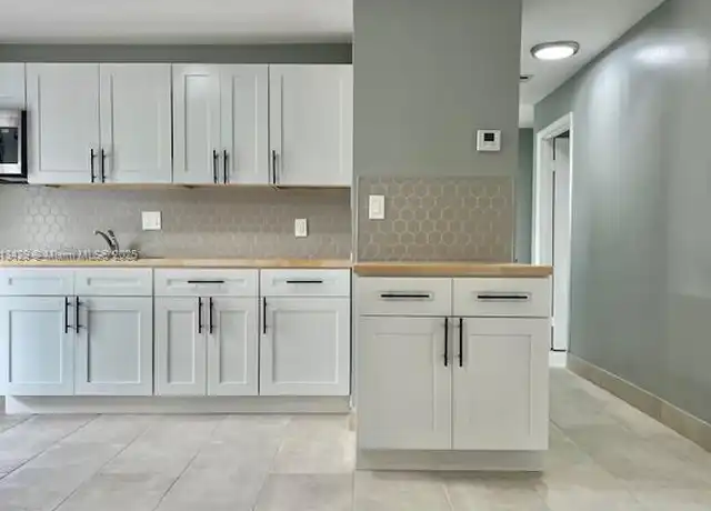 Property at 1436 NW 24th Ter, Fort Lauderdale, FL, 33311, 3 beds, 1 bath, [object Object]