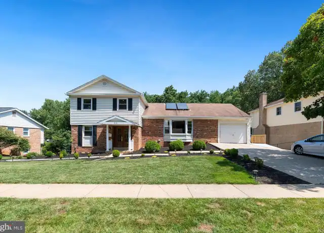 Property at 8121 Briar Creek Dr, Annandale, VA, 22003, 5 beds, 3 baths, [object Object]