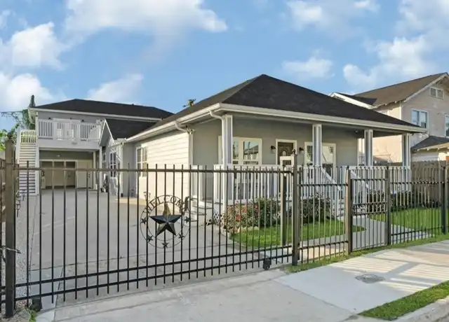 Property at 304 Milby St Unit 1, Houston, TX, 77003, 4 beds, 2.5 baths, [object Object]