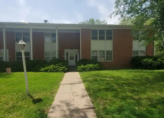 Property at 2708 34th St Unit 10, Rock Island, IL, 61201, 2 beds, 1 bath, [object Object]